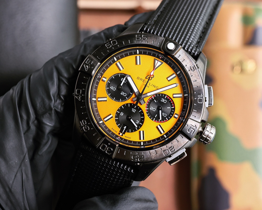 Breitling Avenger SB0147101I1X2